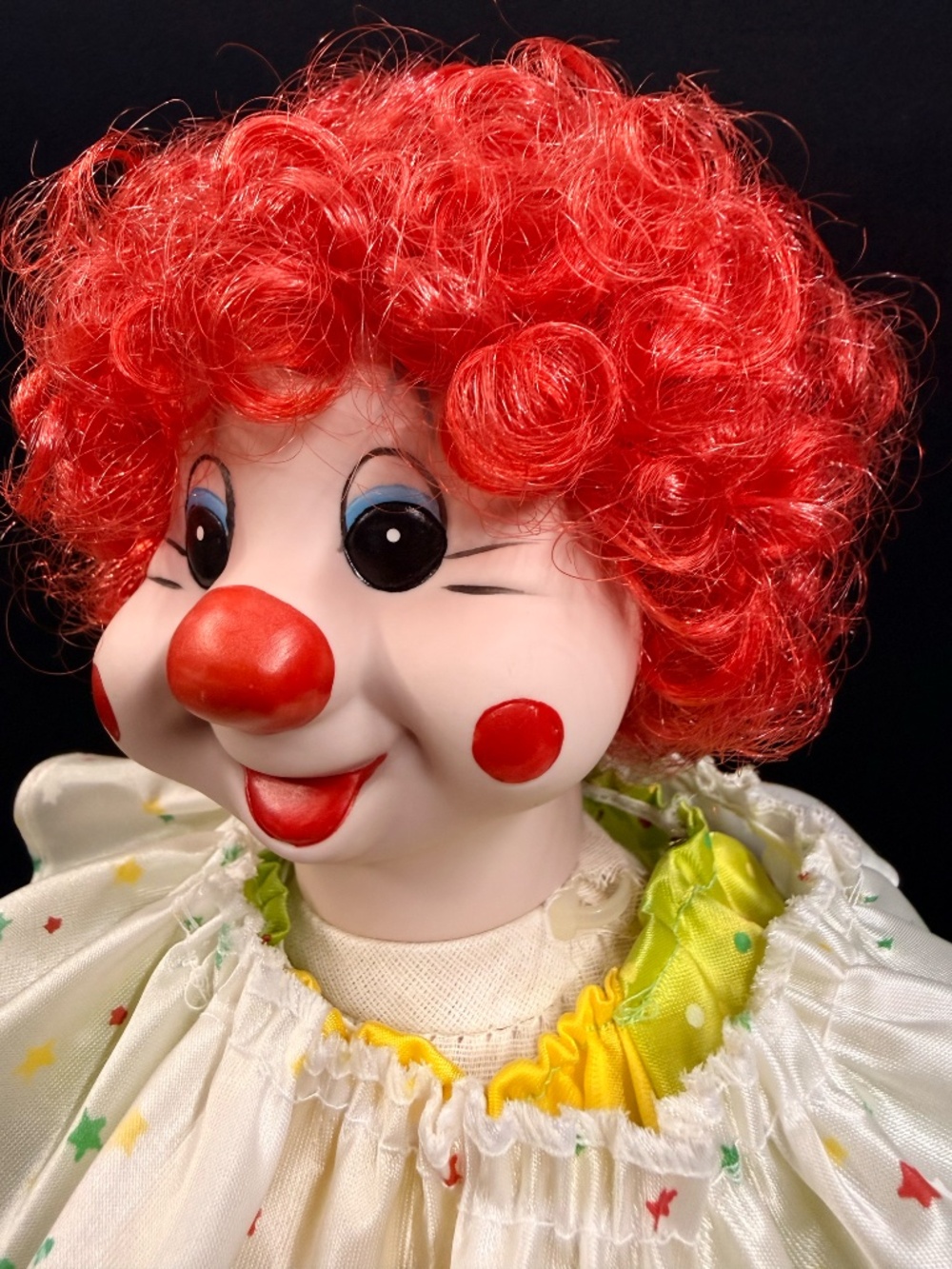 HERITAGE MINT LTD 1989 Clown Doll - Picture 3 of 14